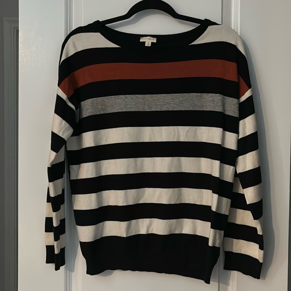 Hem & Thread Sweaters - NWOT Hem & Thread sweater